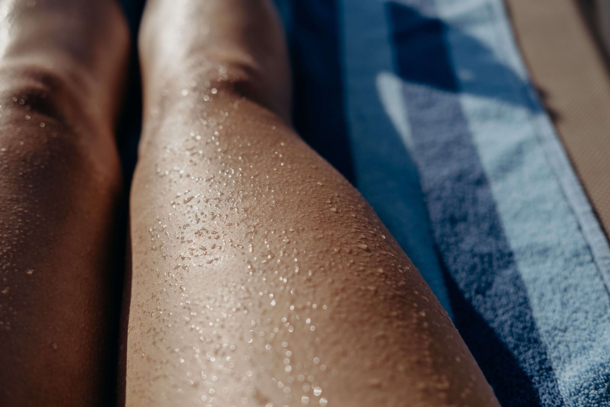Summer Legs: Why Your Lower Limbs Feel Heavy in the Heat (and How to Fix It)